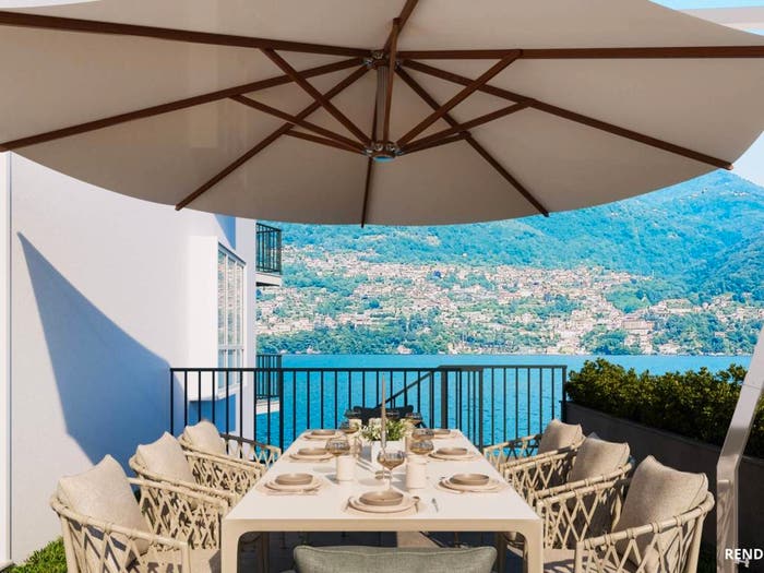 Casa con 6 locali in vendita in Via Regina, Brienno