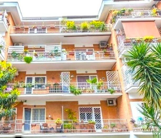 Appartamento trilocale in vendita in Via Giulio Rubini, Nuovo Salario, Roma