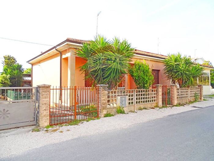 Casa trilocale in vendita in Baia Metauro, Fano