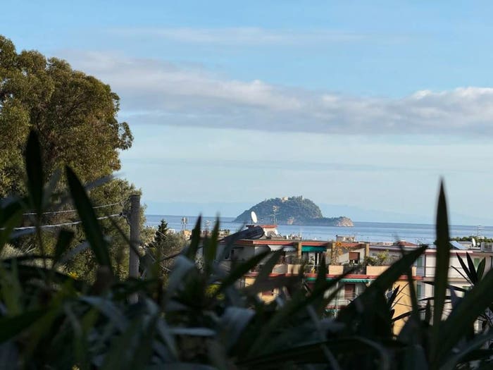 Appartamento trilocale in vendita in Fenarina Via Neghelli Collina di Ponente, Alassio