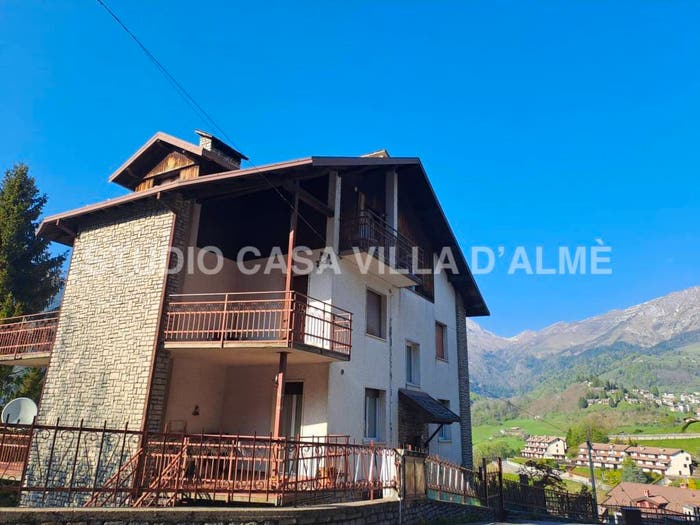 Casa trilocale in vendita in Via Capriana, Centro, Oltre il Colle
