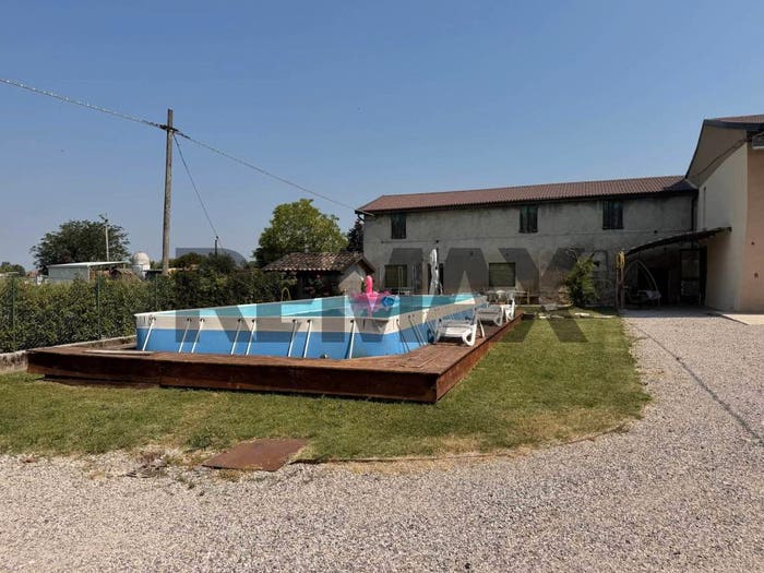 Casa con 6 locali in vendita in Gozzolina, Castiglione delle Stiviere