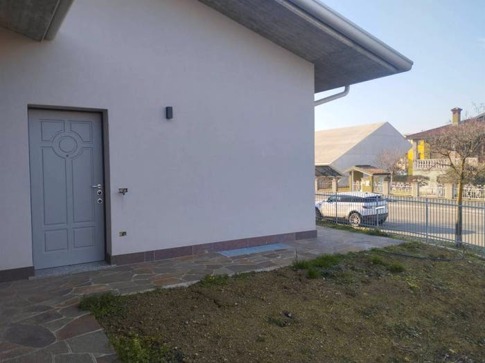 Appartamento trilocale in vendita in Pognano