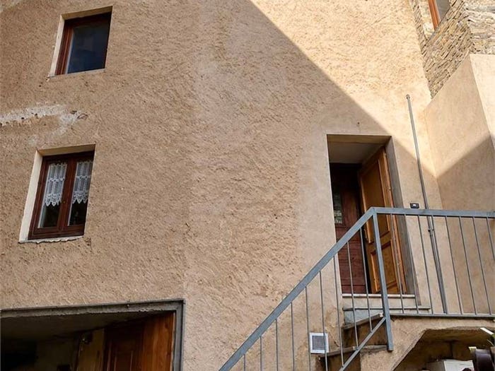 Appartamento con 5 locali in vendita in Via HUGONIN, Centro, Chatillon
