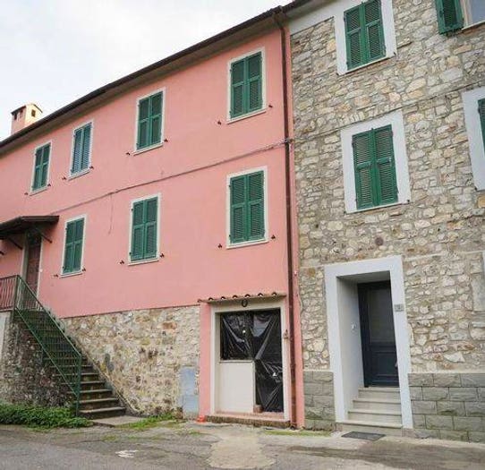 Casa bilocale in vendita in Località Leugio, Bagnone
