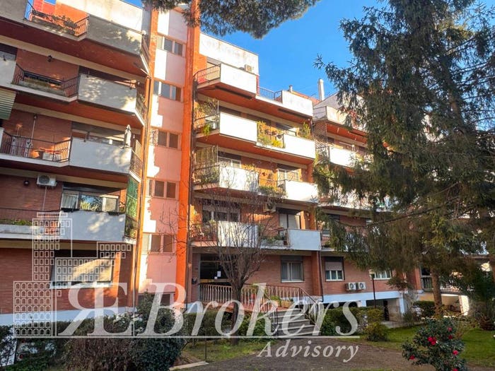 Appartamento con 5 locali in vendita in Via Braccianese Claudia, Bracciano