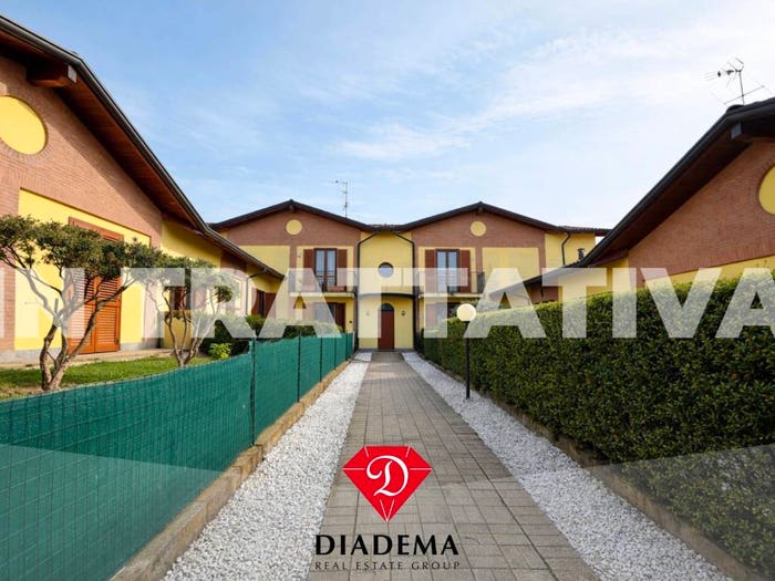 Appartamento trilocale in vendita in Via Pontida, Albizzate