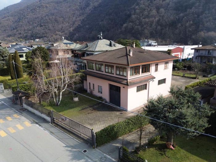 Casa trilocale in vendita in Via Ezio Vanoni, Dubino