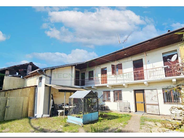 Casa con 6 locali in vendita in Centro, Nebbiuno