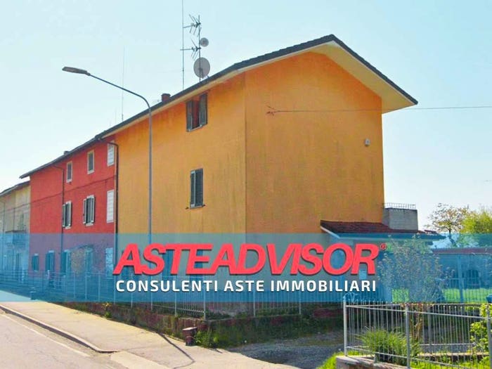 Casa con 6 locali in vendita in Via Basaluzzo, Fresonara
