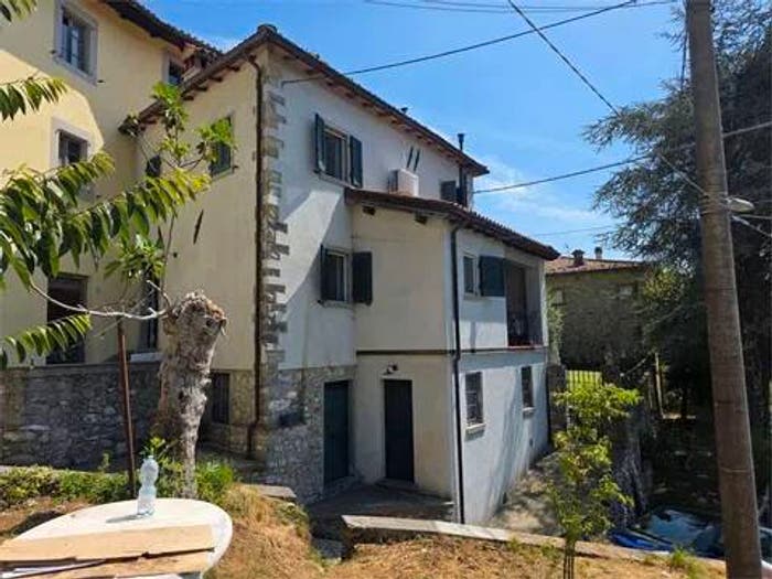 Casa con 6 locali in vendita in Località Promiana, Molazzana