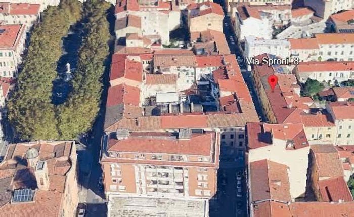 Appartamento con 6 locali in vendita in Via Sproni, Cisternone, Livorno