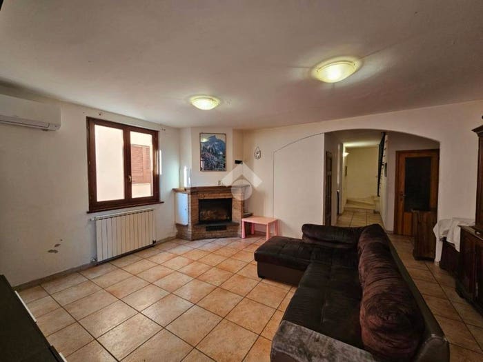 Casa trilocale in vendita in Via dell'Anna, Centro, Valtopina