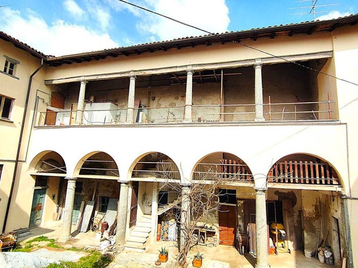 Casa con 6 locali in vendita in Via Carolina Pulici, Albese con Cassano