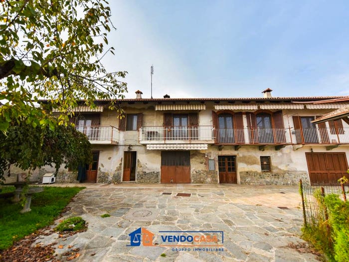 Casa con 5 locali in vendita in Vicolo Curvo, Lombriasco