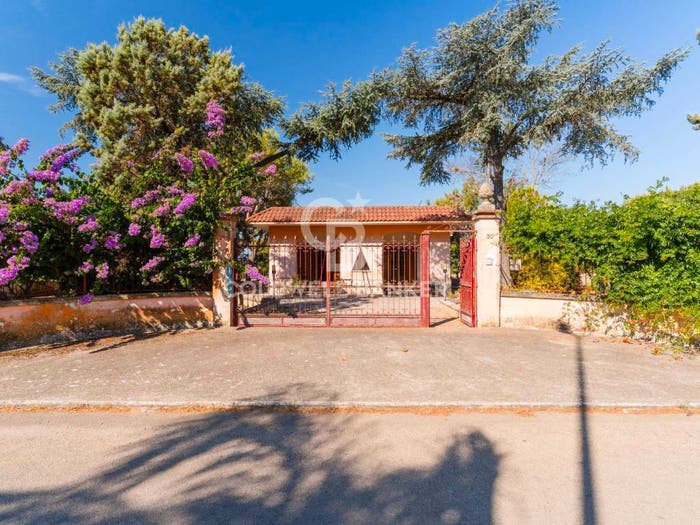 Casa con 6 locali in vendita in Contrada Notaro Iaco, Galatina