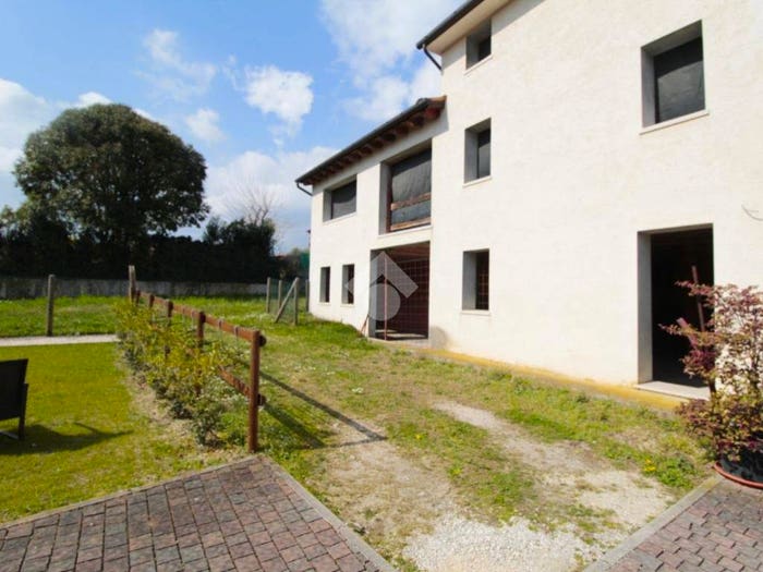 Casa con 5 locali in vendita in Via san gaetano, Centro, Castelcucco