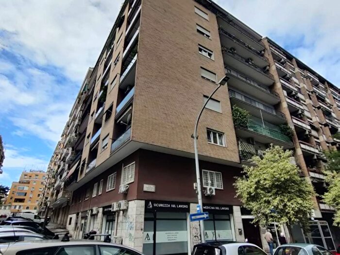 Casa trilocale in vendita in Via Tarquinio Prisco, Furio Camillo, Roma