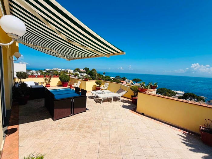 Appartamento quadrilocale in vendita in Centro, Capri