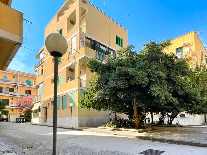Appartamento trilocale in vendita in Via Giovanni Giolitti, Quartiere Americano, Messina