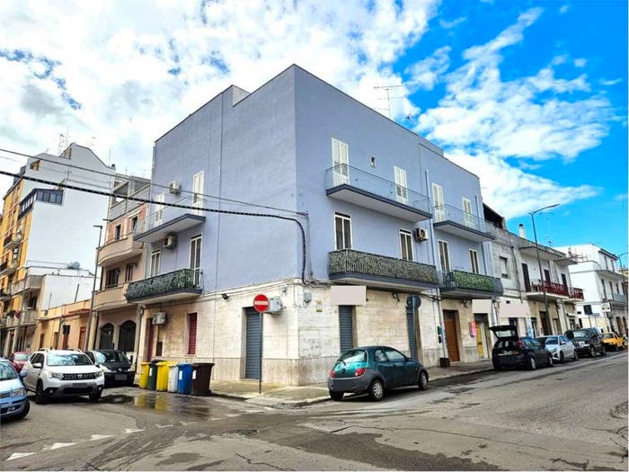 Casa con 6 locali in vendita in Via Sicilia angolo Via Umbria, Commenda, Brindisi