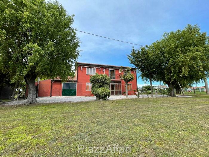 Casa trilocale in vendita in Via Roma, Codevigo