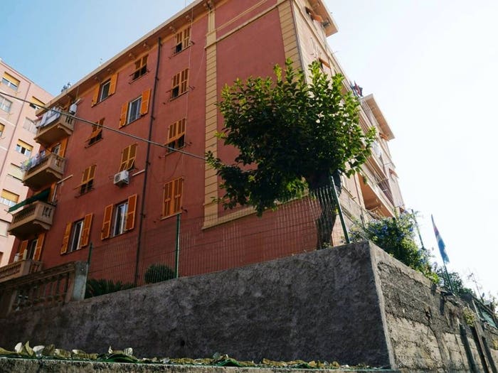 Appartamento trilocale in vendita in Via Coronata, Cornigliano, Genova