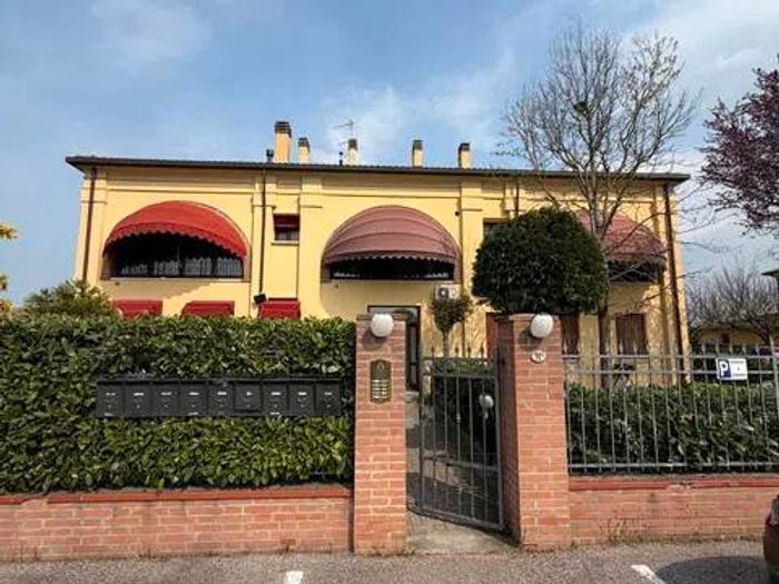 Appartamento trilocale in vendita in Via Falce, San Martino, Ferrara
