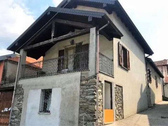 Casa con 6 locali in vendita in Centro, Gravellona Toce