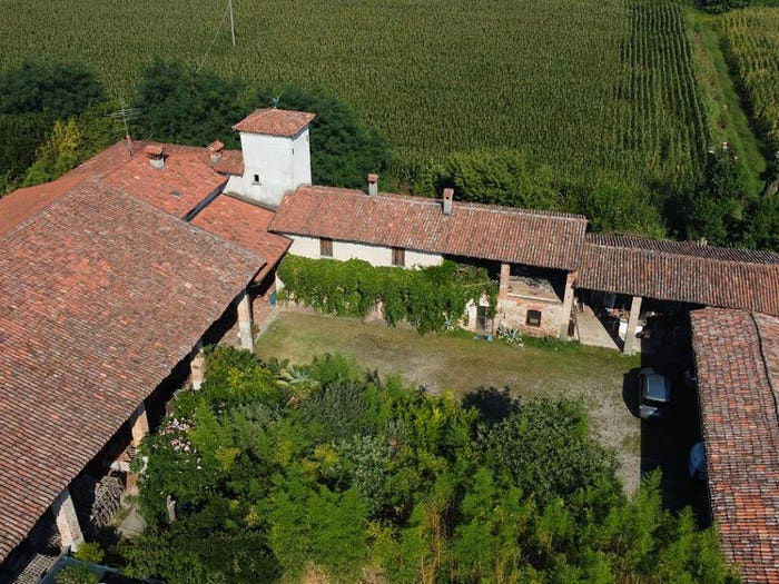 Casa con 6 locali in vendita in Via Novembre, Centro, Lograto