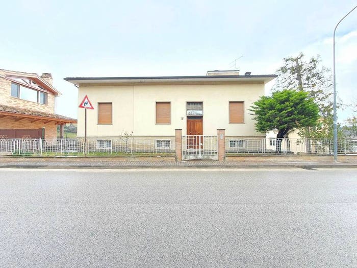 Casa con 6 locali in vendita in Trieste, Centro, Montottone