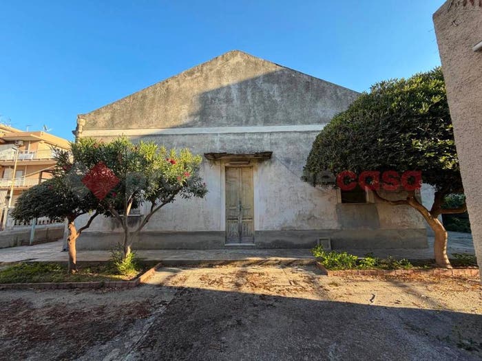 Appartamento con 5 locali in vendita in Via Baronia, Centro, Villafranca Tirrena