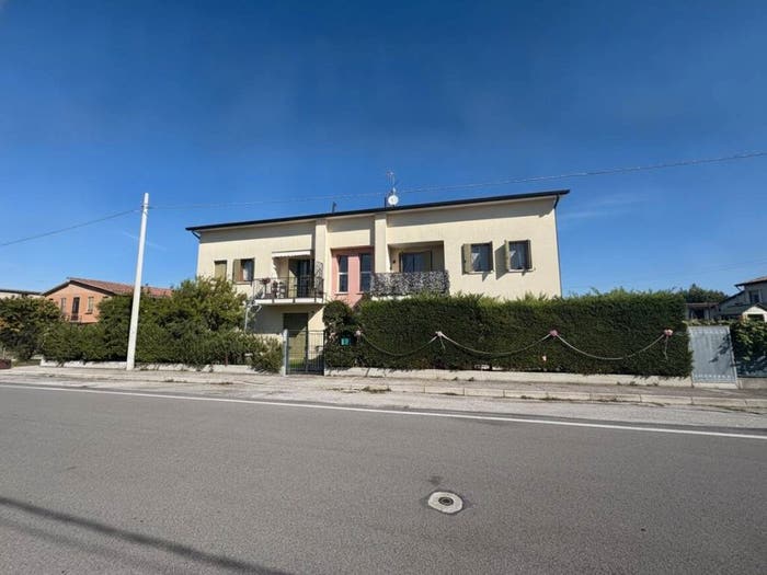 Appartamento trilocale in vendita in Via San Pietro Montagnon, Centro, Torreglia