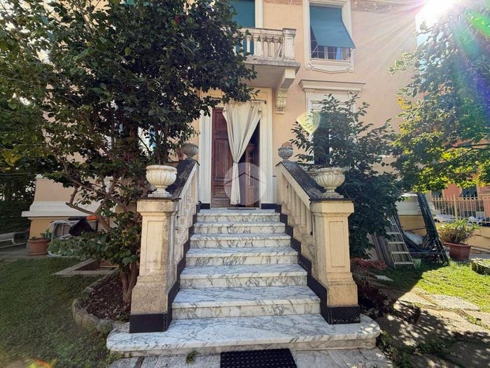 Casa con 6 locali in vendita in Via bettino ricasoli, Pegli, Genova