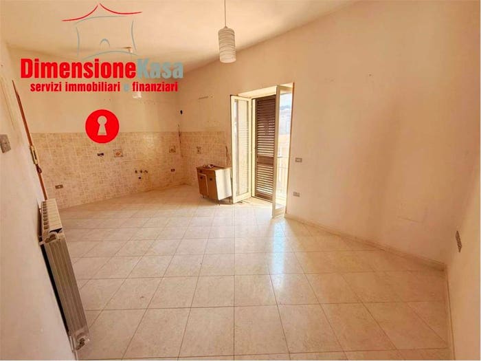 Appartamento trilocale in affitto in via san candida, Avella