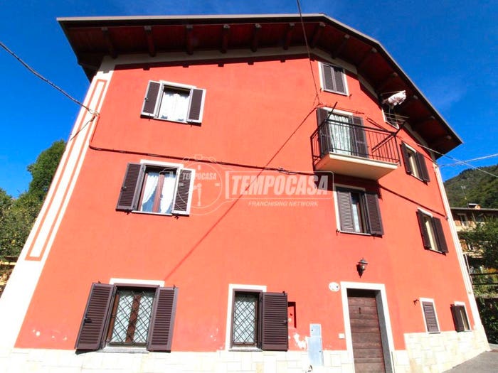 Casa con 6 locali in vendita in Via Chiesa, Centro, Pamparato
