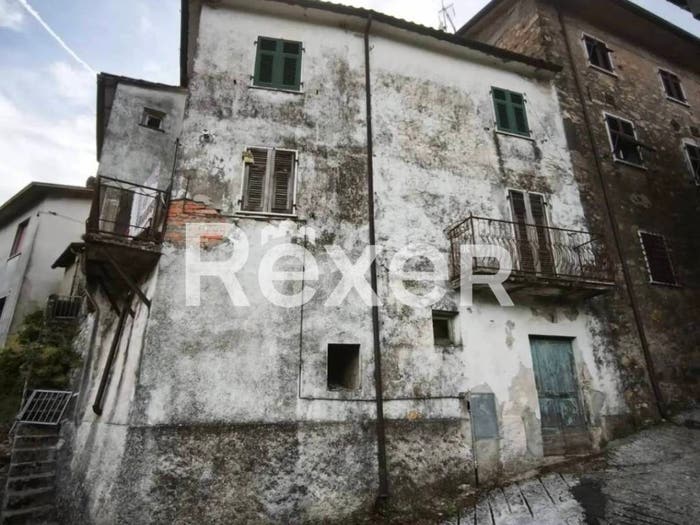 Casa quadrilocale in vendita in Via San Daniele, Fivizzano