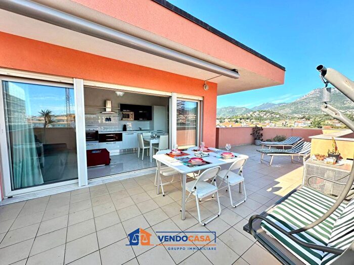 Casa bilocale in vendita in Via Como, Centro, Loano