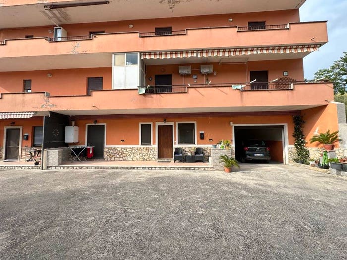 Appartamento trilocale in vendita in Via Pioppi, Centro, Colleferro