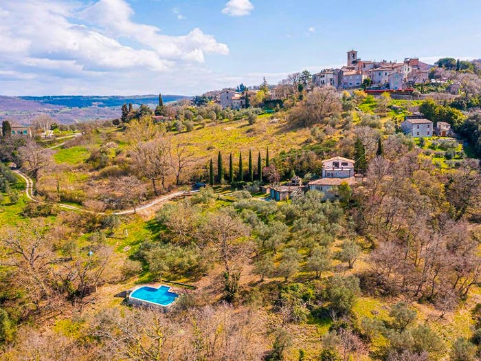 Casa con 6 locali in vendita in Via della Vittoria, Acqualoreto, Baschi