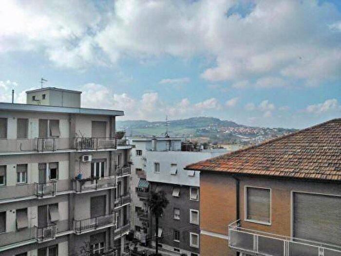 Appartamento trilocale in vendita in Borgo Rodi, Ancona
