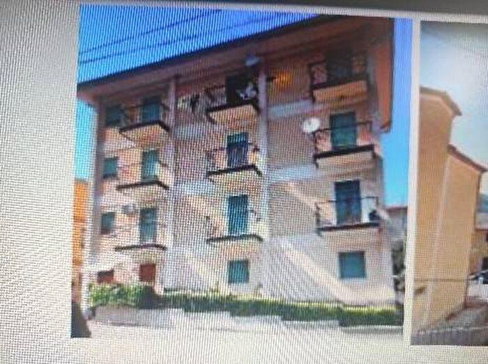 Appartamento con 6 locali in vendita in Via Alfonso Rendano Carolei CS Italia, Centro, Carolei