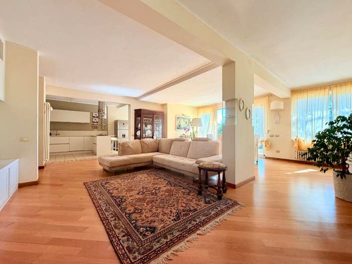 Casa con 6 locali in vendita in Via Bologna, Oltrera, Pontedera