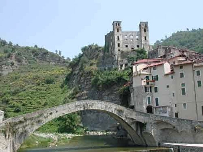Appartamento con 5 locali in vendita in Dolceacqua