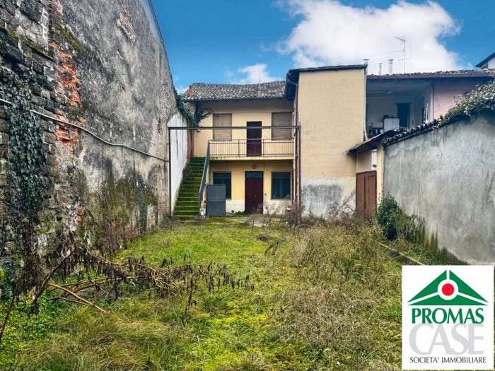 Casa quadrilocale in vendita in Via T Grossi, Centro, Casirate d'Adda