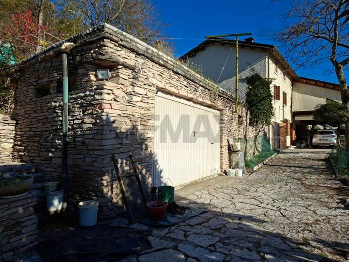 Casa con 6 locali in vendita in Via Caldoie, Cavaso del Tomba