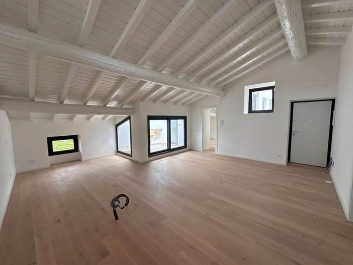 Appartamento quadrilocale in vendita in Via Montedenno, Mompiano Costalunga, Brescia