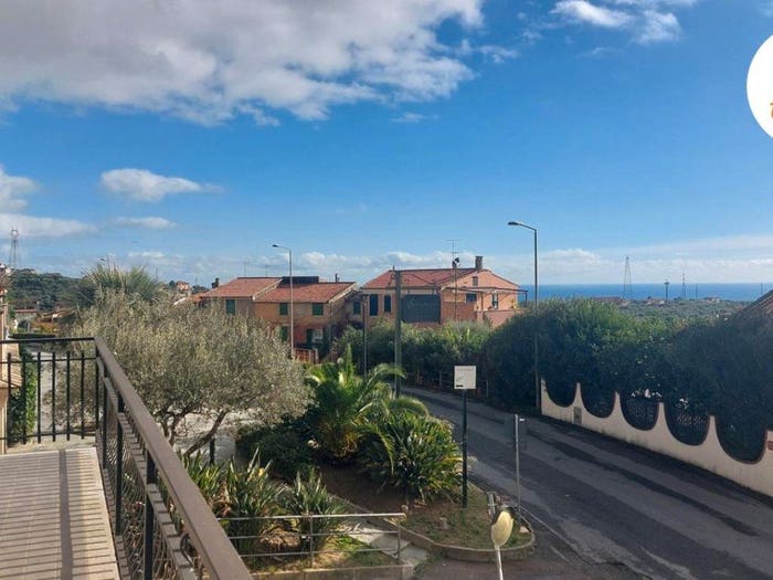 Appartamento quadrilocale in vendita in Via Polenza, Centro, Boissano