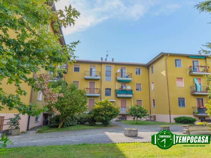 Appartamento trilocale in vendita in Via Eugenio Montale, Carbonara al Ticino