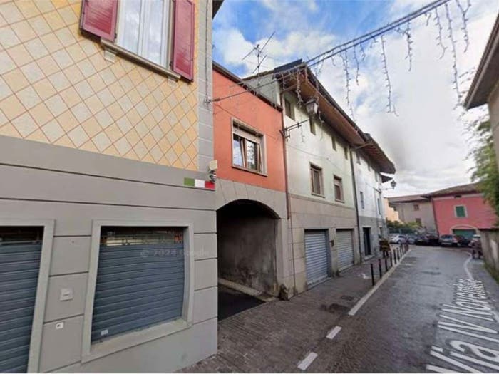 Appartamento bilocale in vendita in Via IV Novembre, Centro, Brembate